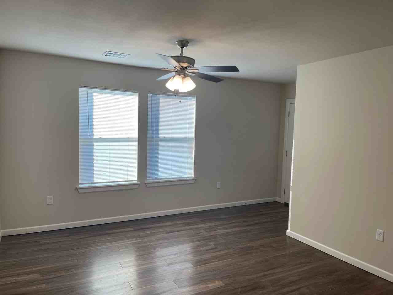 1902 Cypress St - Photo 6 of 17