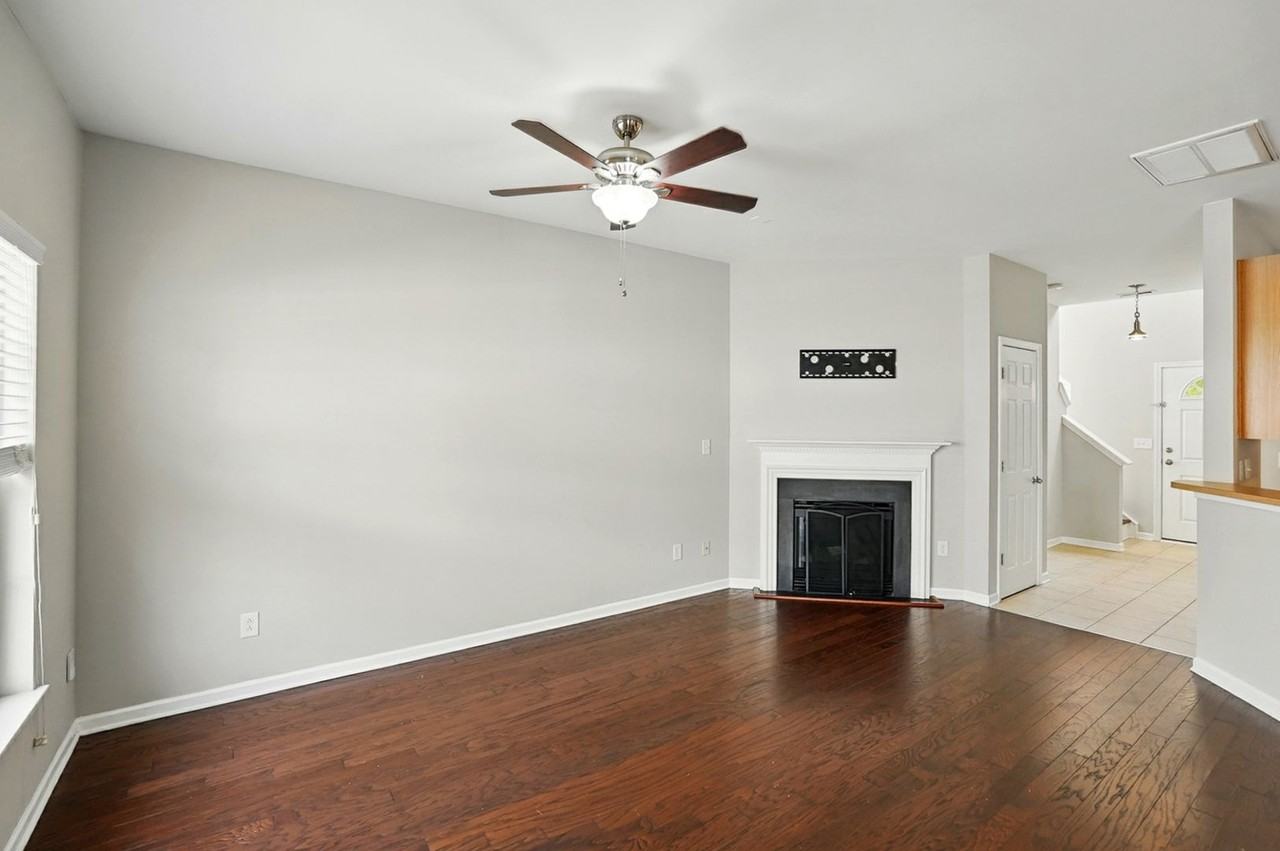 12244 Stratfield Place Cir - Photo 7 of 32