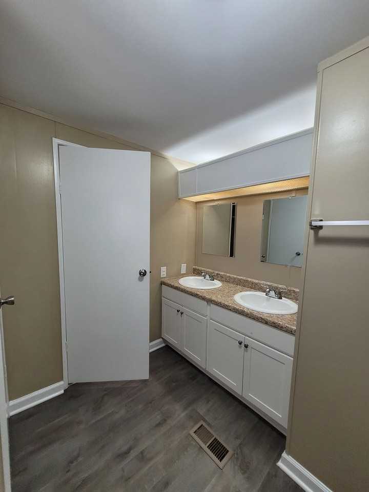 462 Pineywoods Rd - Photo 4 of 21