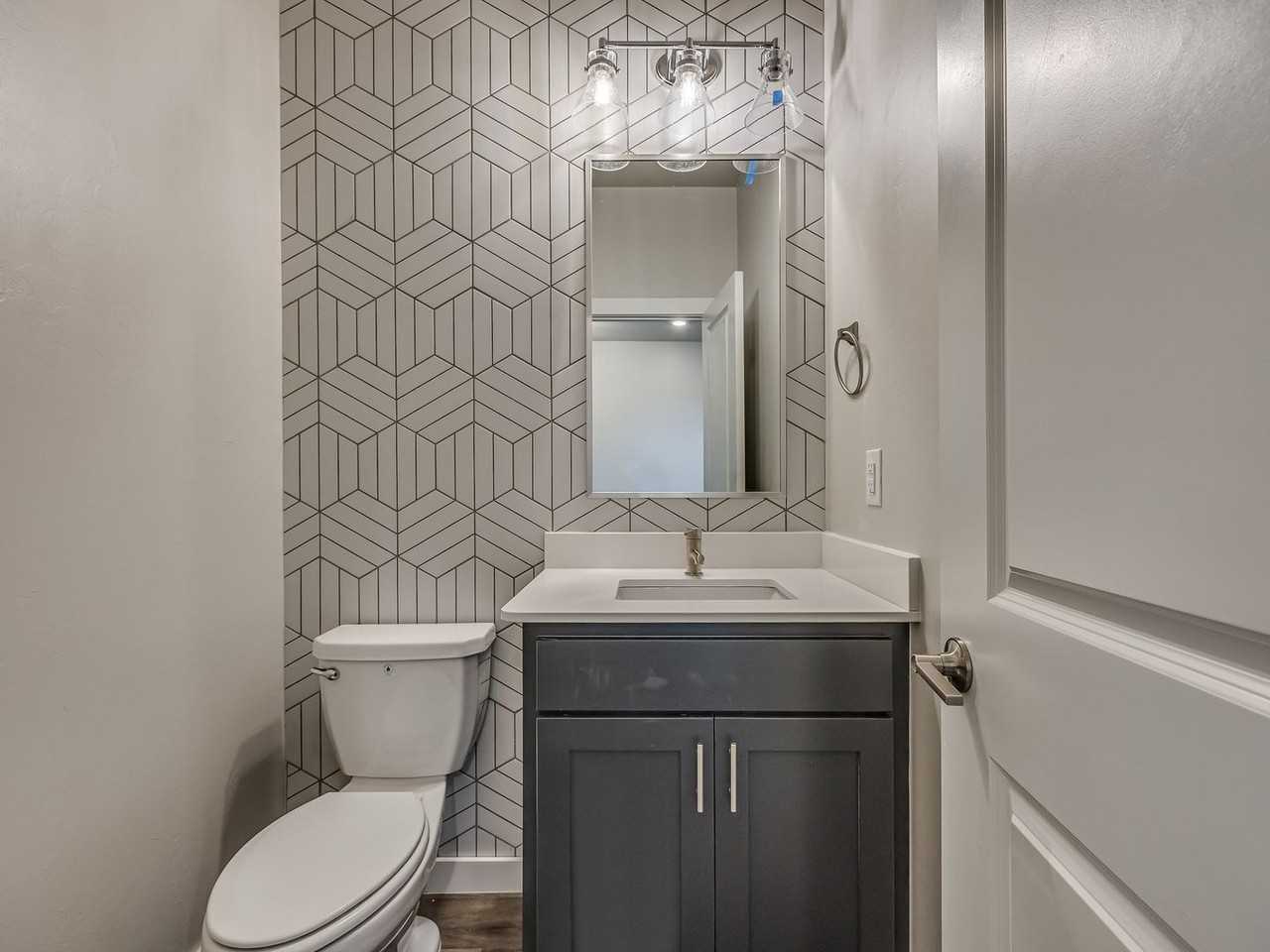 2132 El Cajon St - Photo 7 of 34