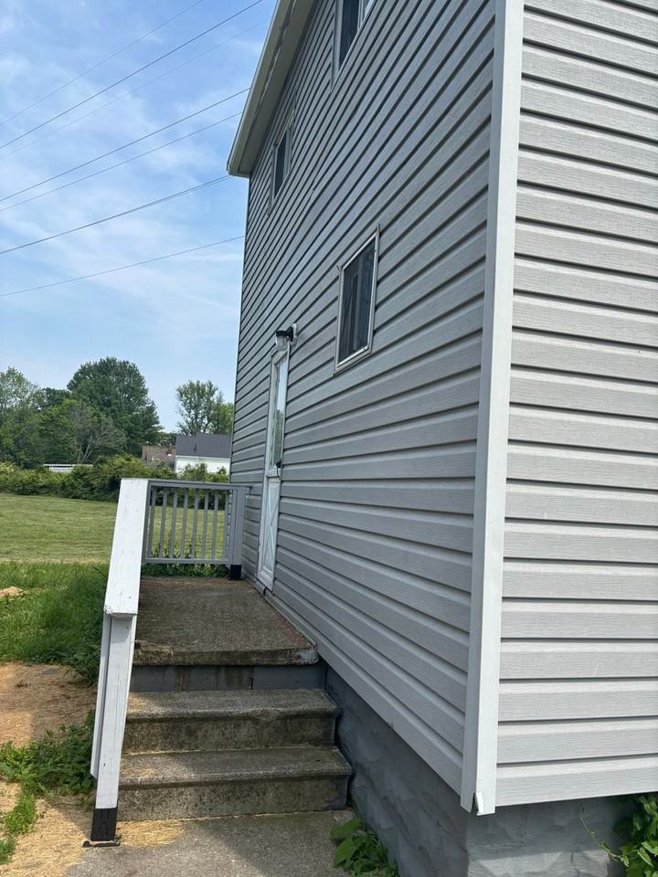 607 E 34th St - Photo 2 of 41