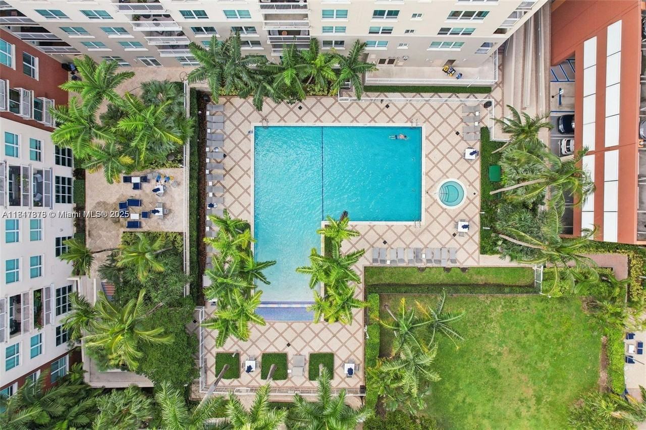 2000 N Miami Ave #216 - Photo 4 of 17