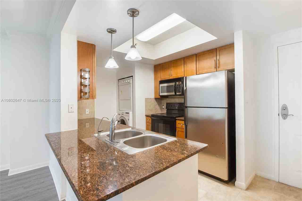 2000 N Miami Ave #216 - Photo 6 of 17