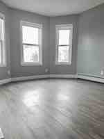 featured image of 424 Bowdoin St