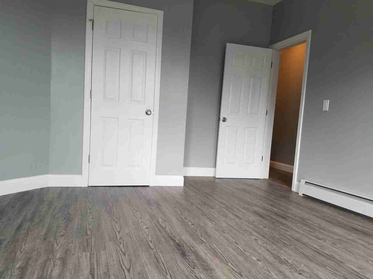 424 Bowdoin St #1ROOM1 - Photo 2 of 7