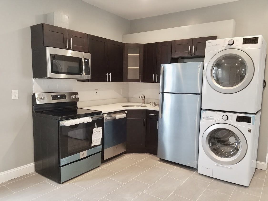 424 Bowdoin St #1ROOM1 - Photo 3 of 7