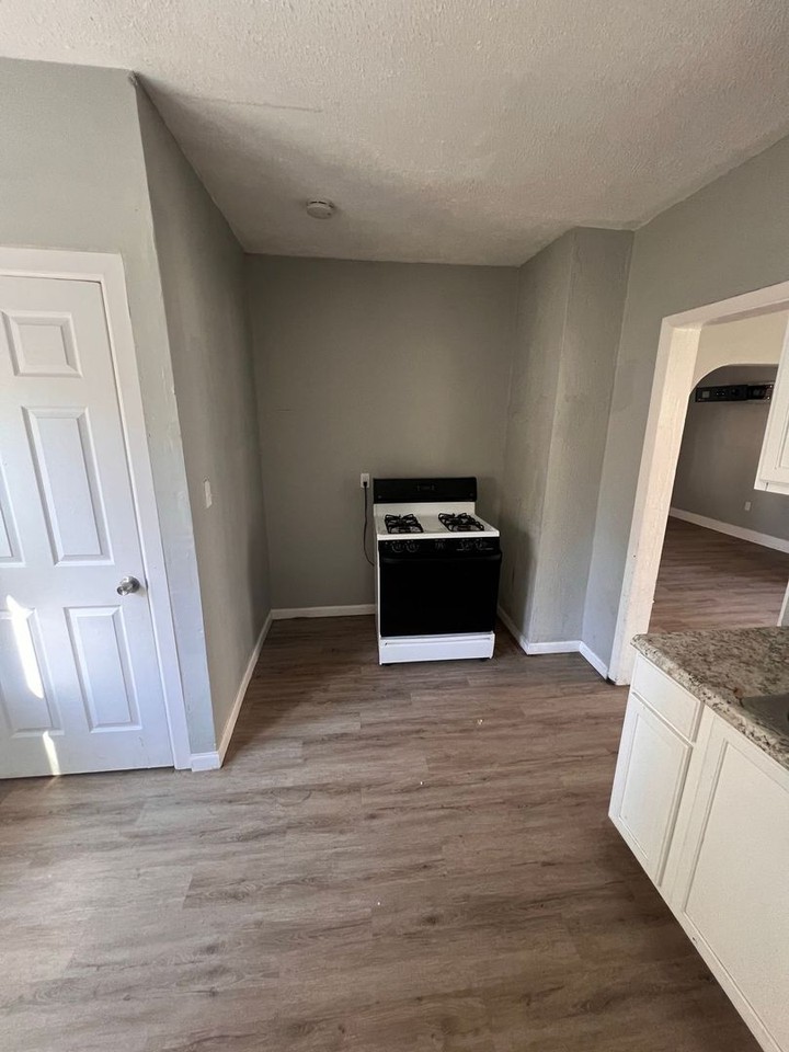 13416 Edgewood Ave - Photo 4 of 18