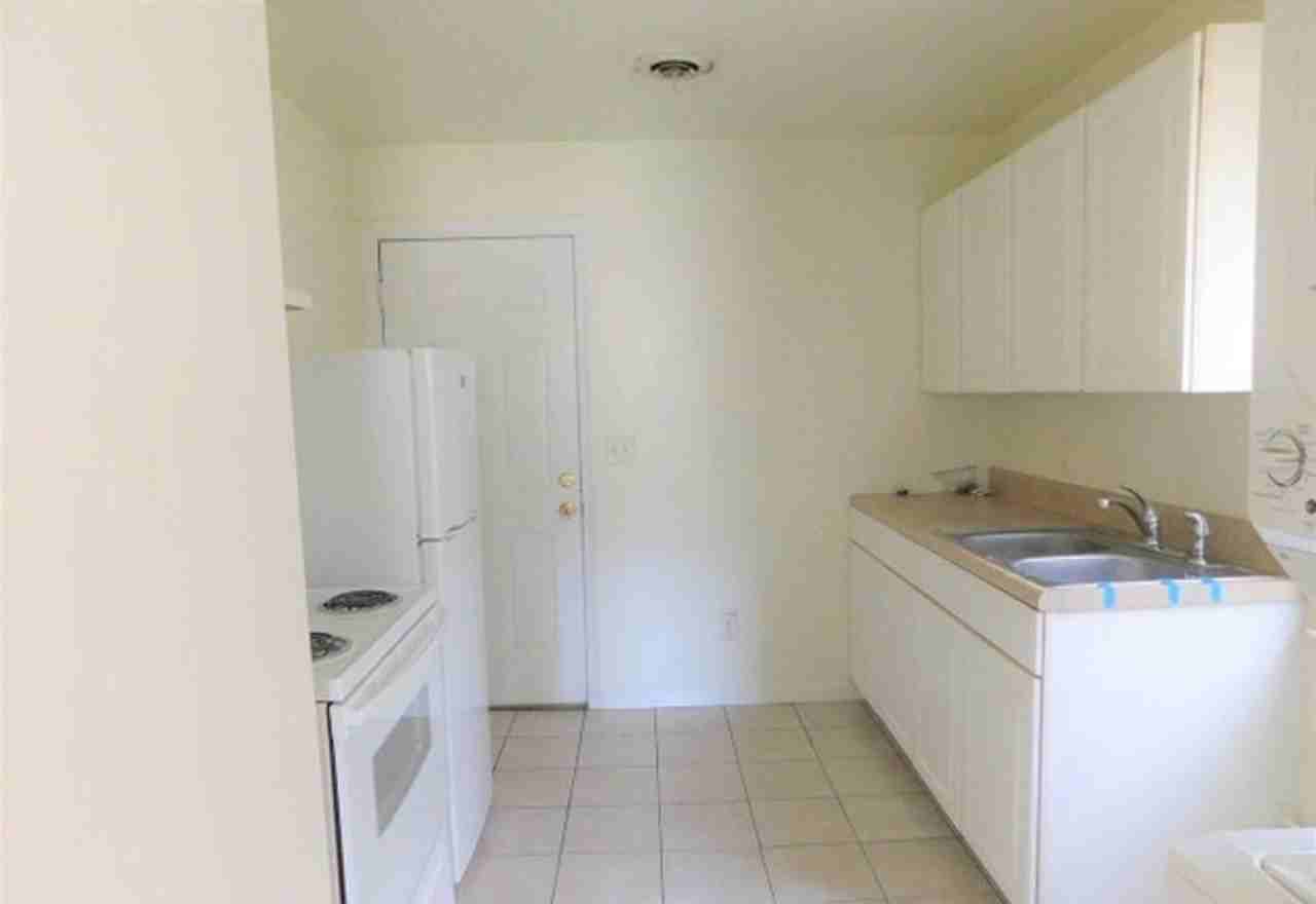 118 Penniman Rd - Photo 5 of 10