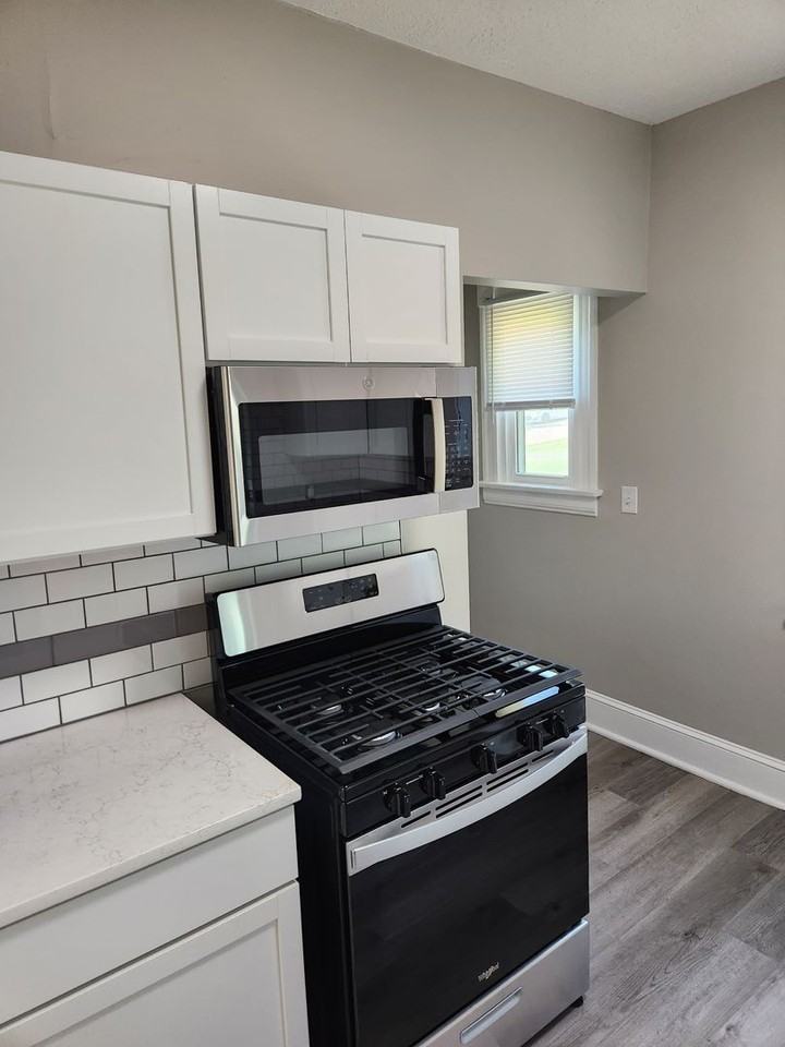 4926 Hamilton St - Photo 5 of 18