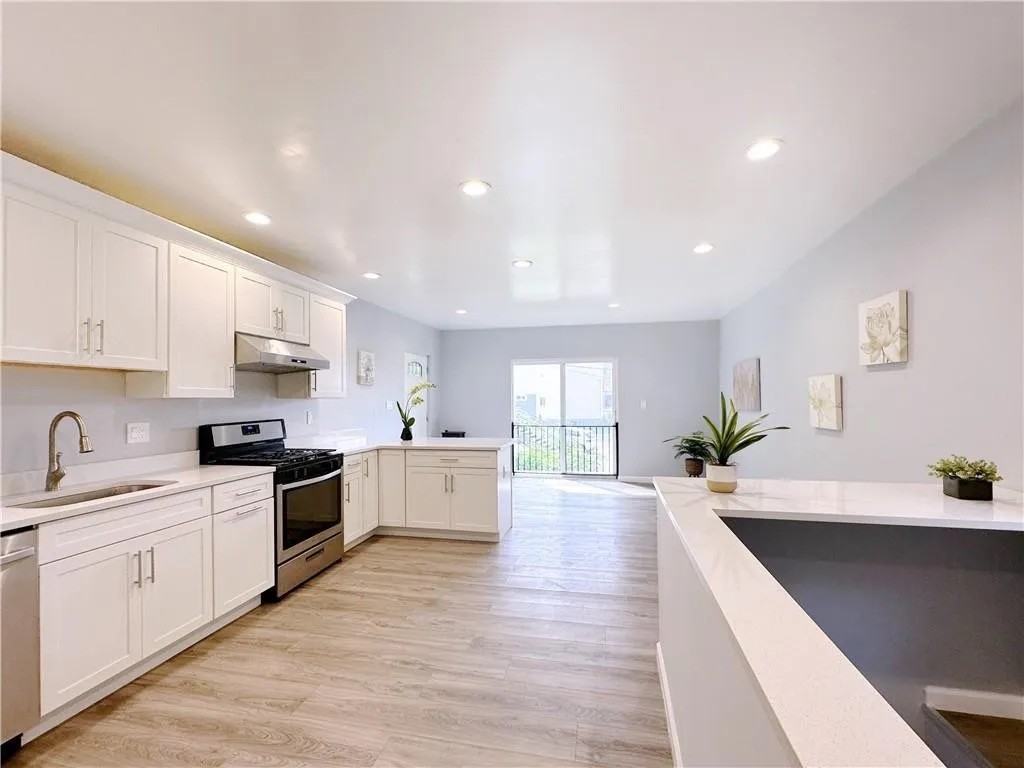 2 German Sq #1 - Photo 2 of 14