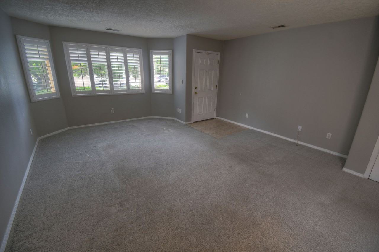 1412 Villa Ventosa Ne - Photo 2 of 10
