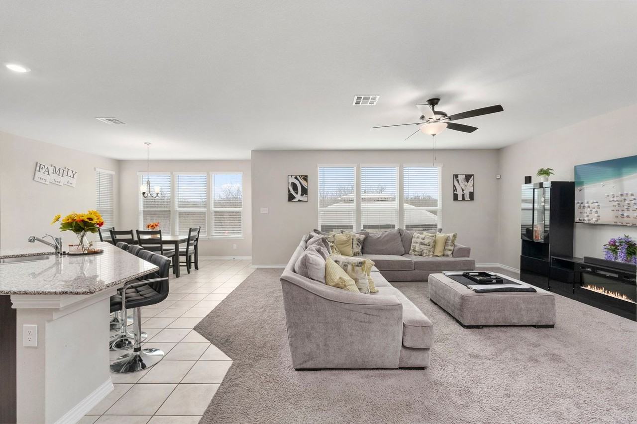 2318 Themis Way - Photo 3 of 29