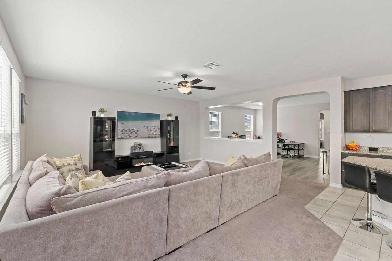 2318 Themis Way - Photo 5 of 29