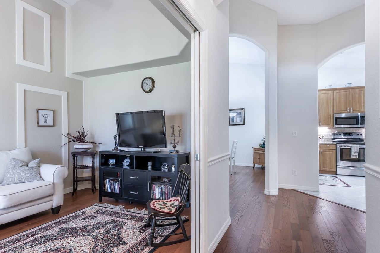 3762 Tripoli Blvd - Photo 6 of 48