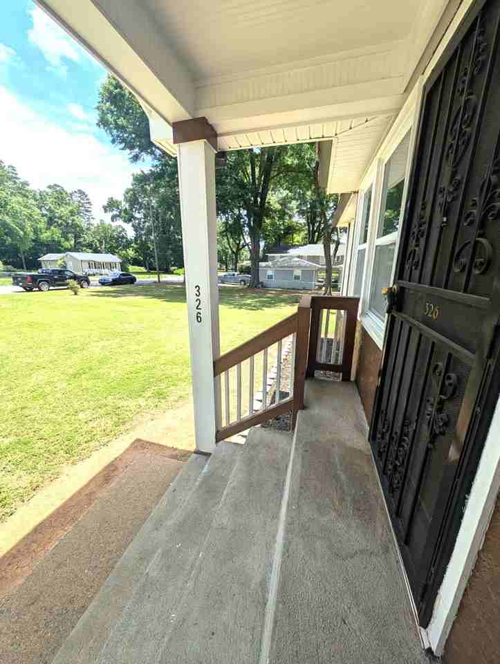 326 Honeywood Ave - Photo 2 of 13