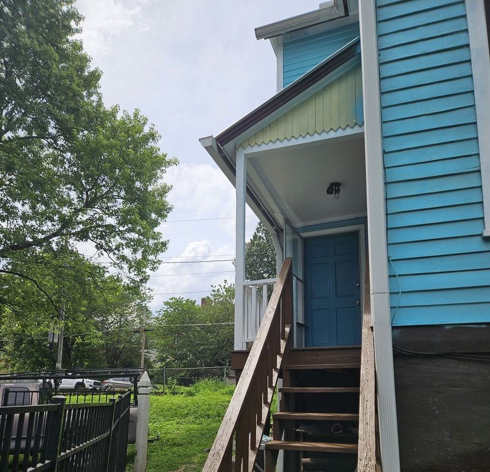 236A Deaderick Ave - Photo 3 of 8