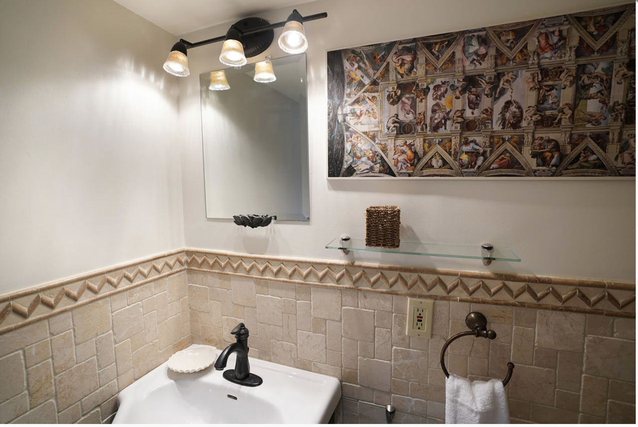 Queen St W & Beaconsfield Ave - Photo 4 of 18