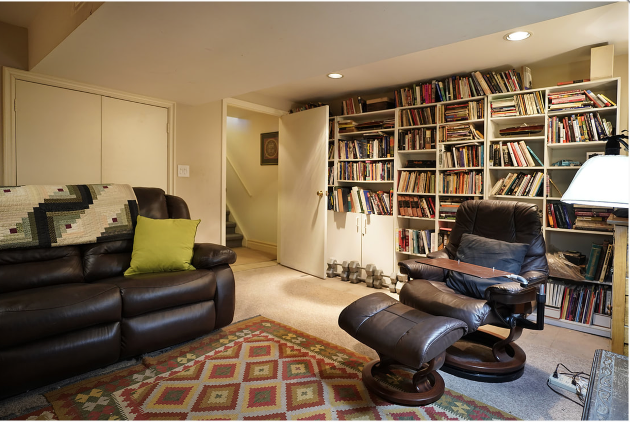 Queen St W & Beaconsfield Ave #Lower