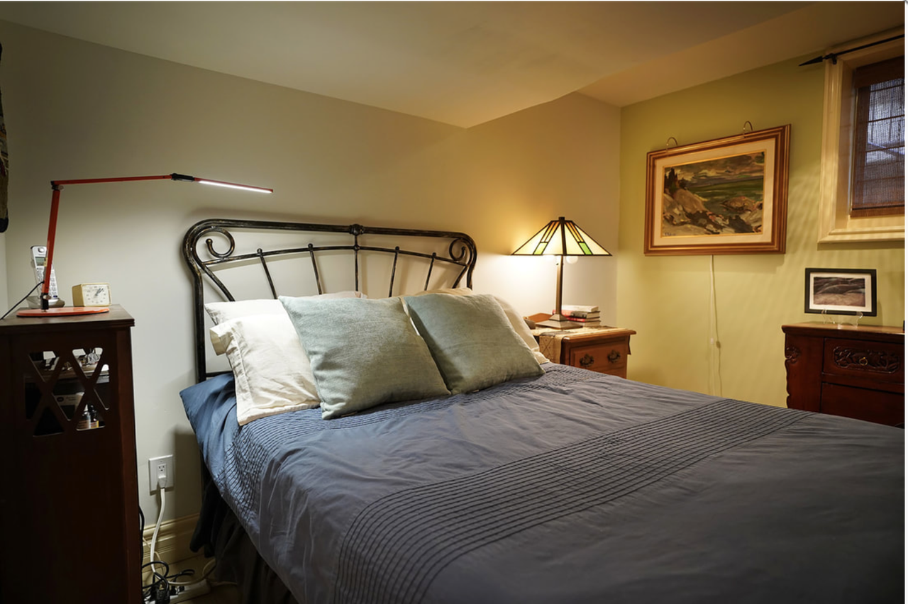 Queen St W & Beaconsfield Ave - Photo 3 of 18