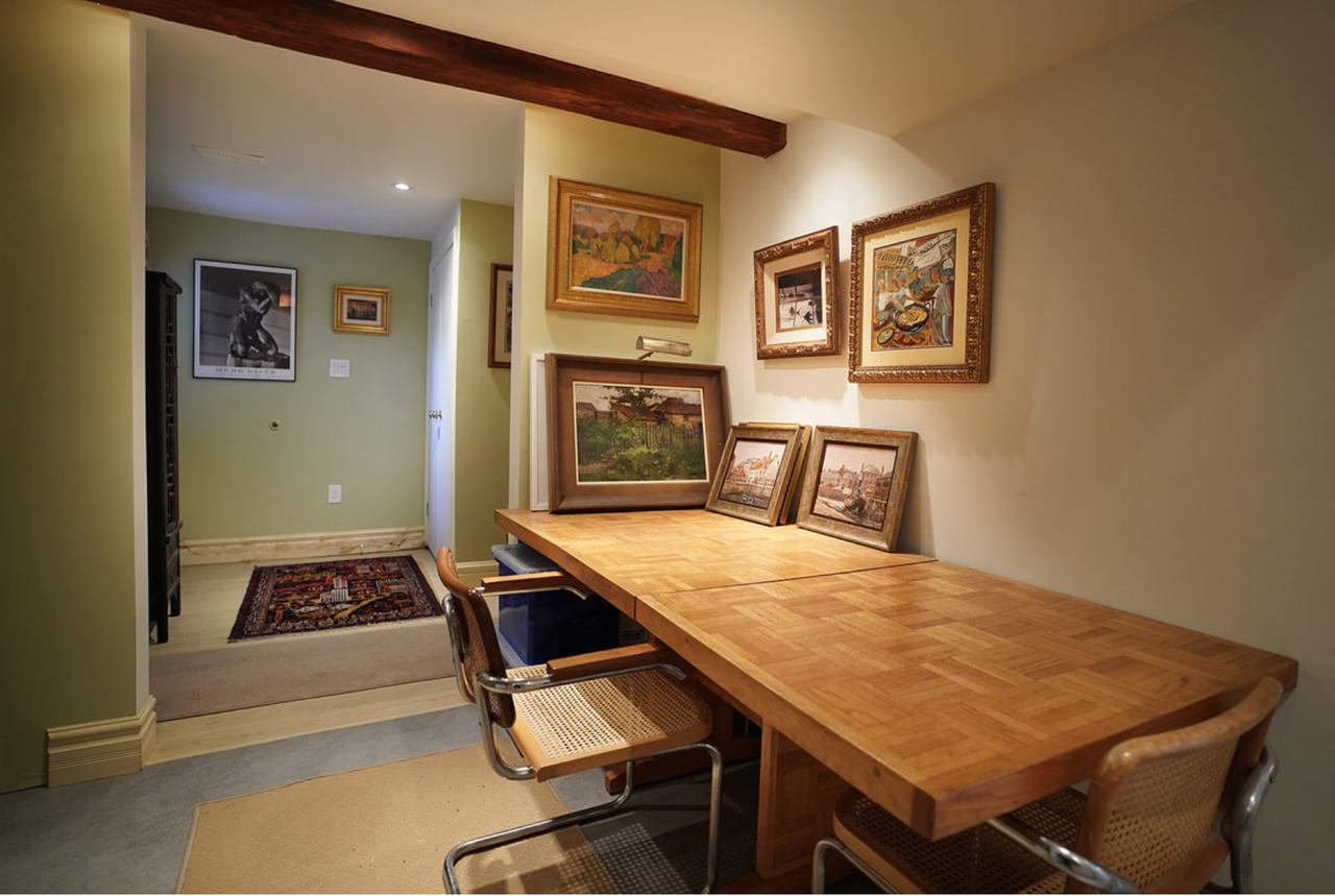 Queen St W & Beaconsfield Ave - Photo 2 of 18