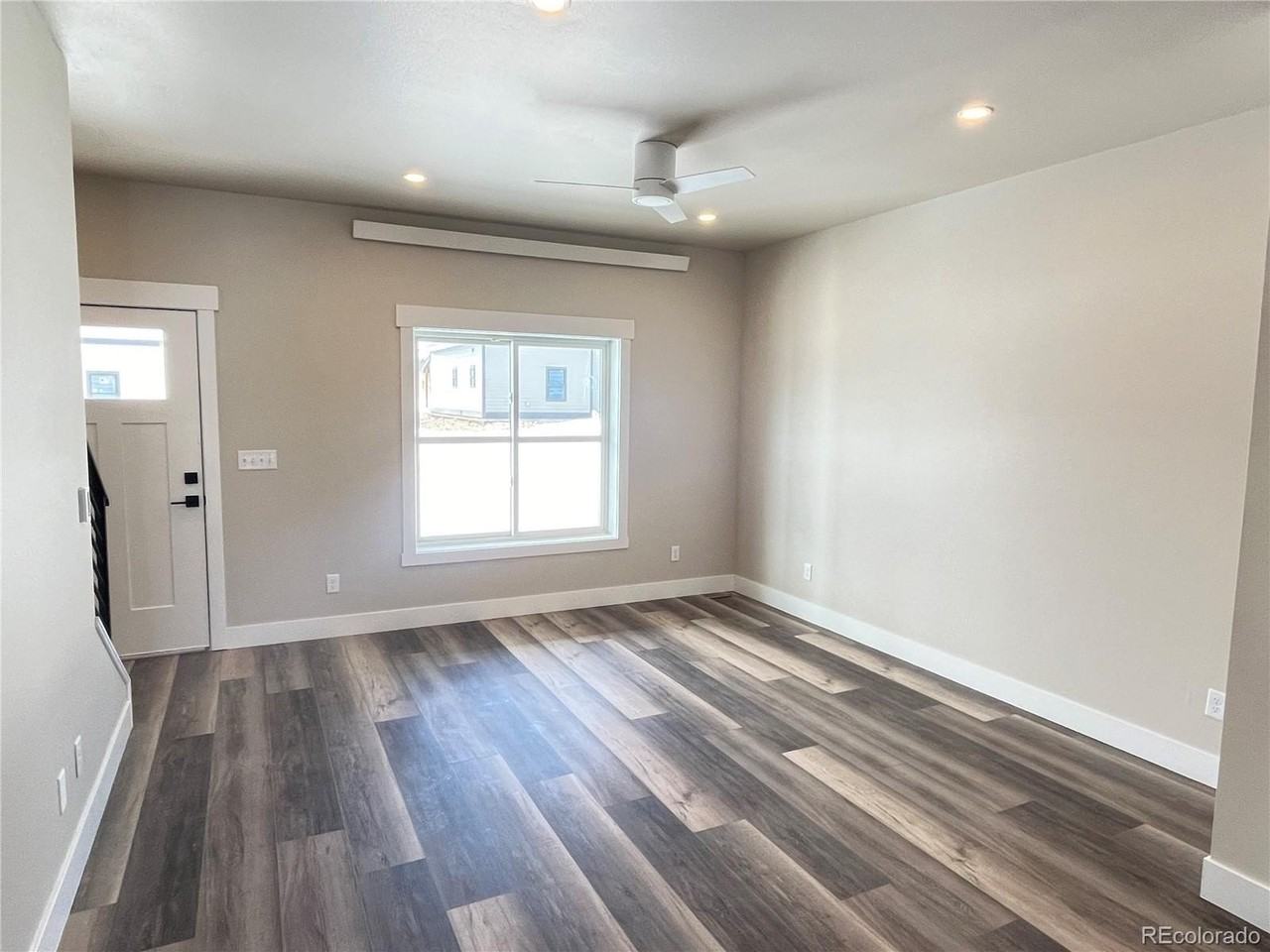 36 Stamper Drive - Photo 3 of 15