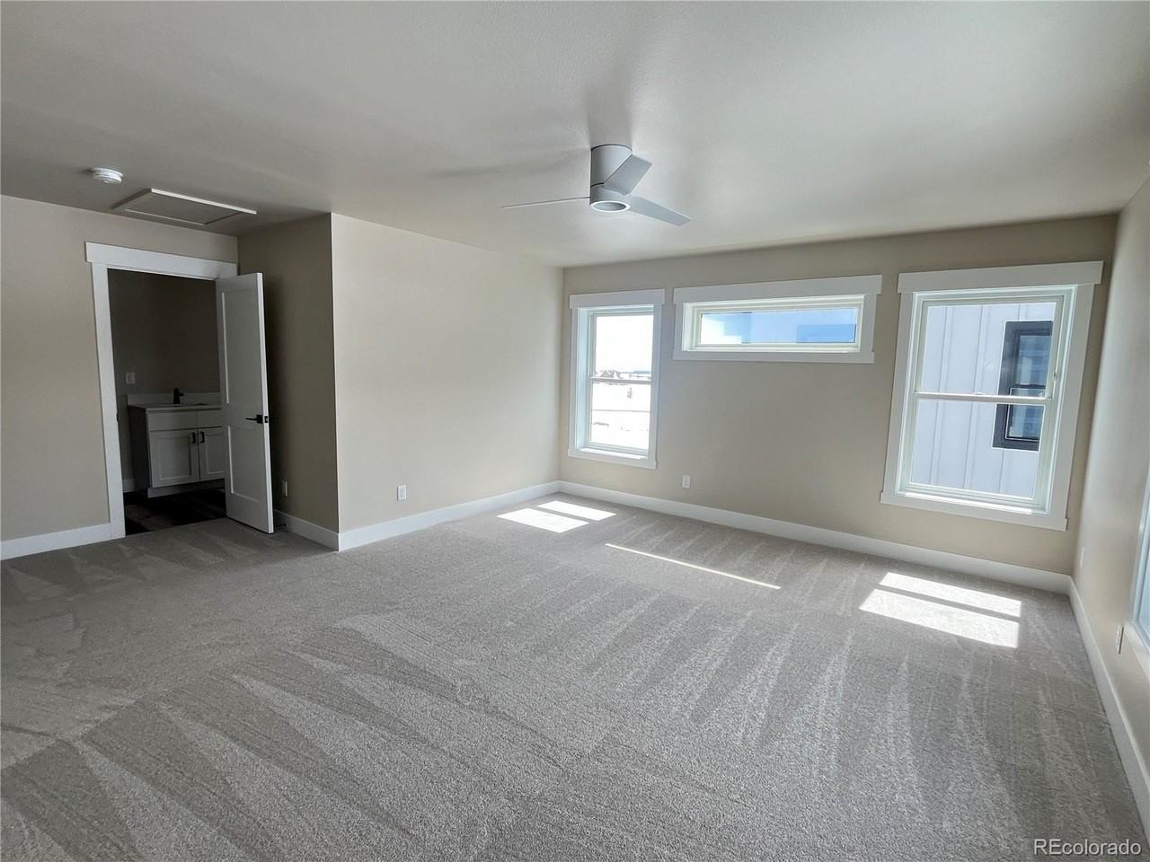 36 Stamper Drive - Photo 5 of 15