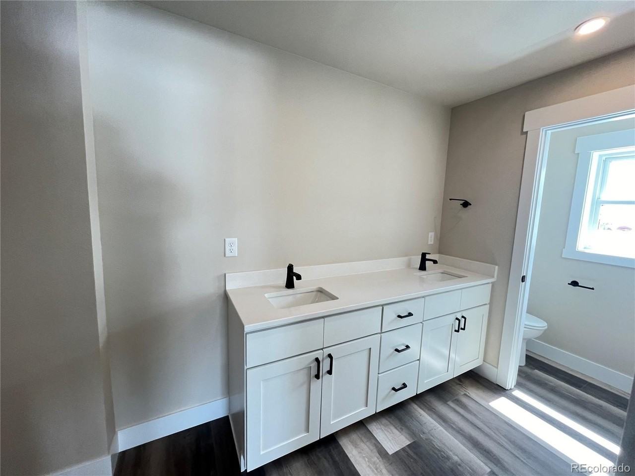 36 Stamper Drive - Photo 6 of 15