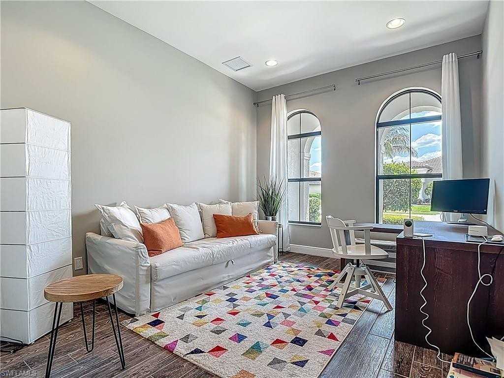 4524 Tamarind Way - Photo 3 of 50