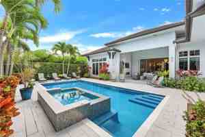 featured image of 425 Harbour Dr