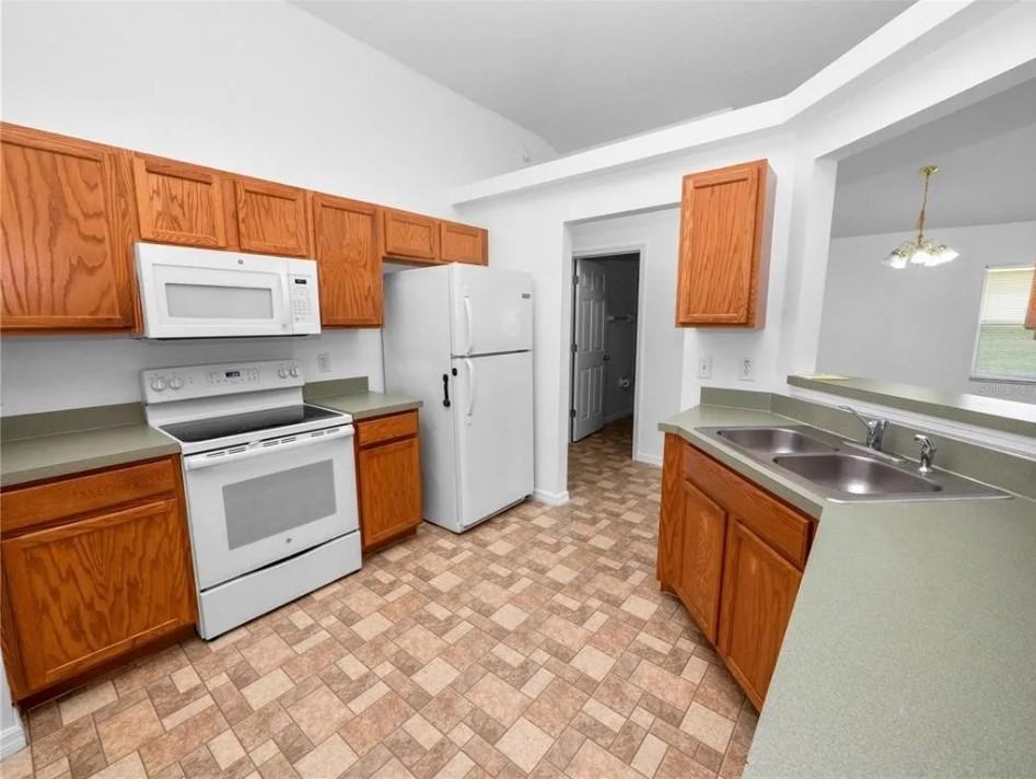 Grantham Dr - Photo 3 of 6