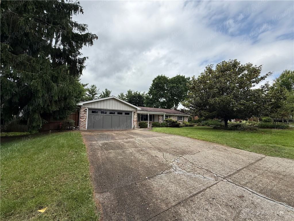 2111 S Lakeman Dr - Photo 3 of 46