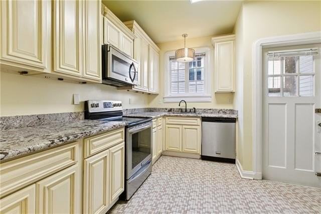 5801 Fontainebleau Dr Lowr - Photo 5 of 12