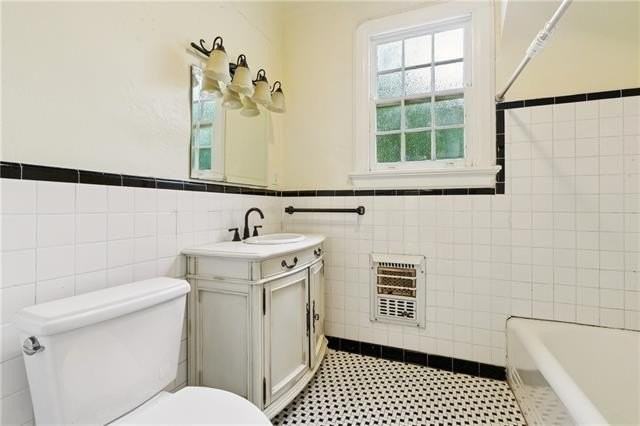 5801 Fontainebleau Dr Lowr - Photo 7 of 12