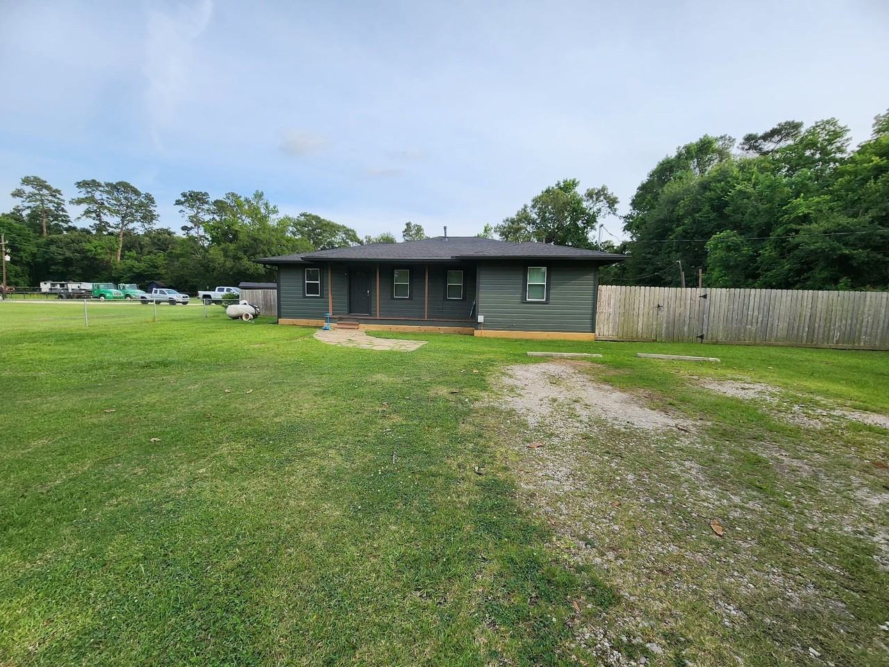 16890 Porter Ln - Photo 2 of 27