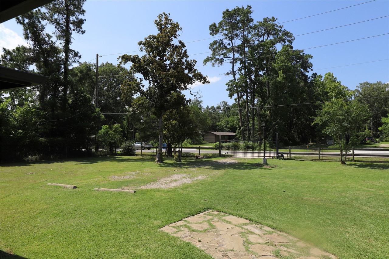 16890 Porter Ln - Photo 3 of 27