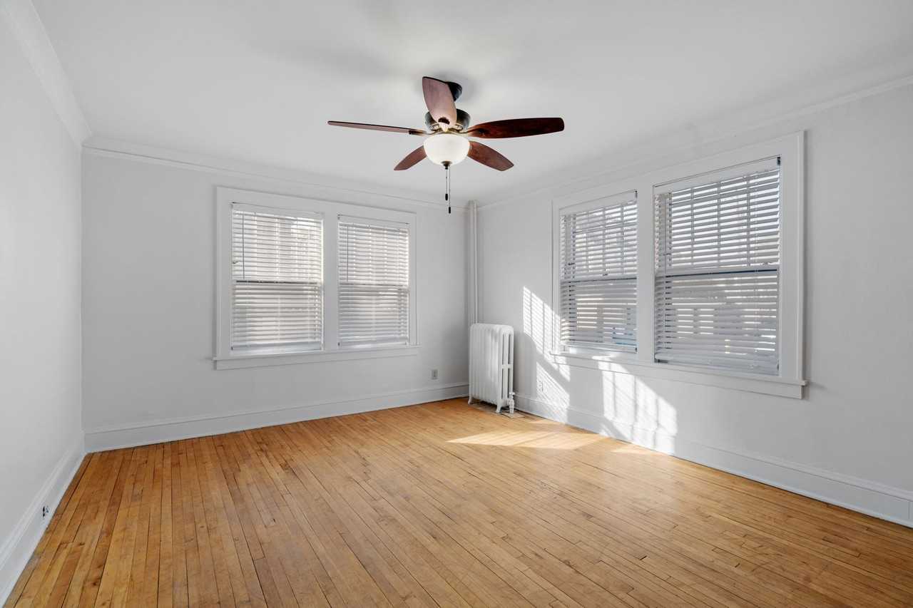 1618 Charles - Photo 3 of 12