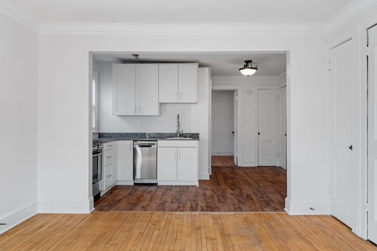 1618 Charles - Photo 4 of 12