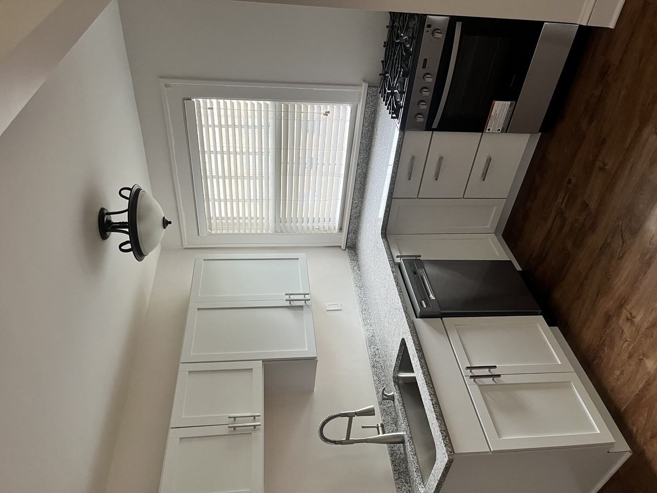 1618 Charles - Photo 6 of 12