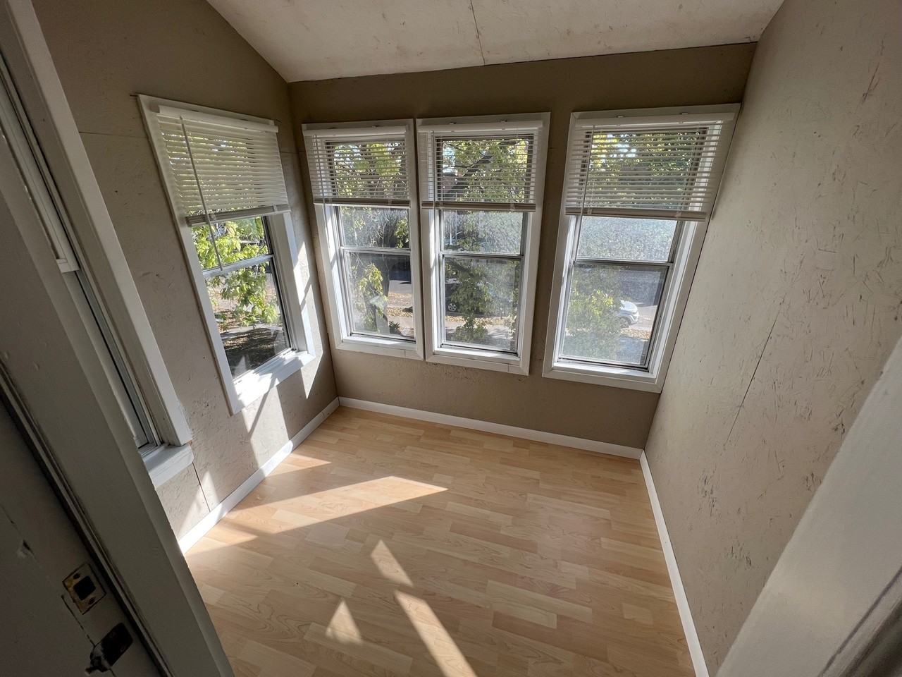 2424 4th Ave - Photo 3 of 10