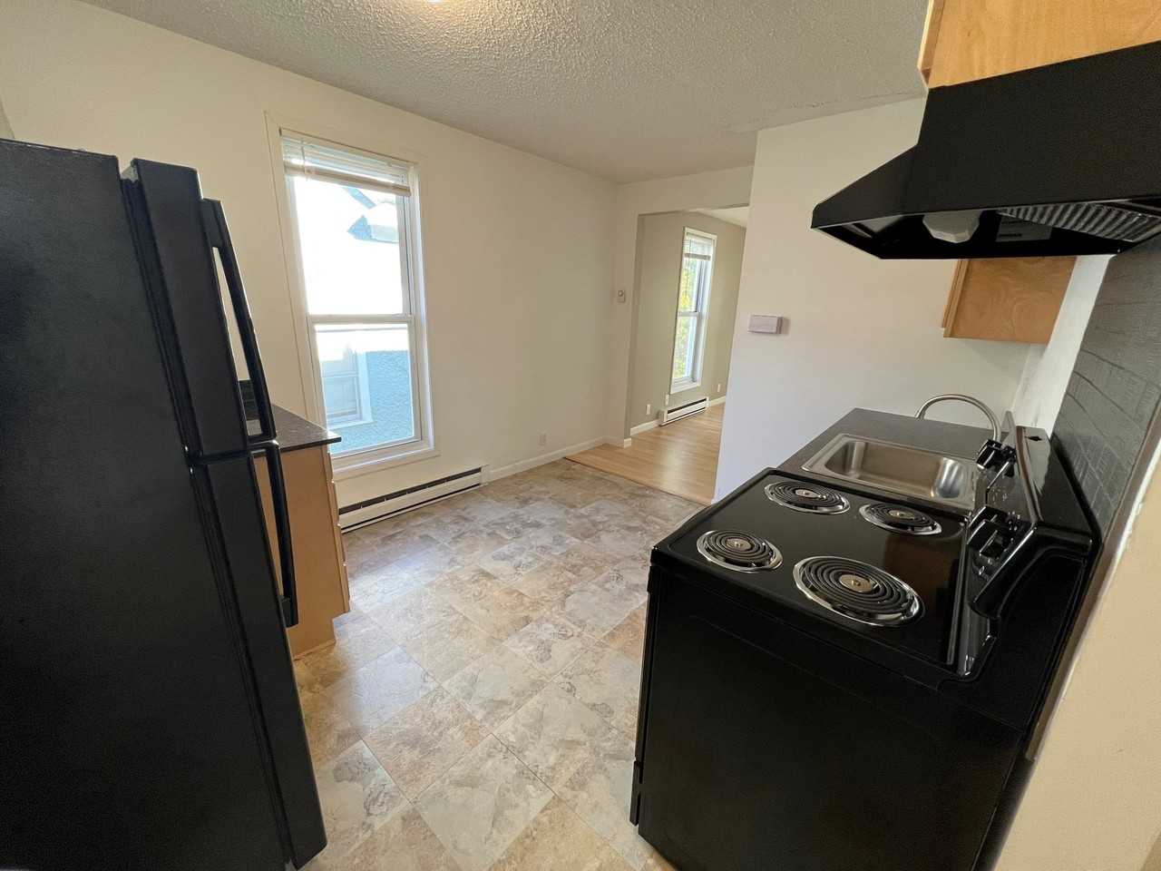 2424 4th Ave - Photo 5 of 10