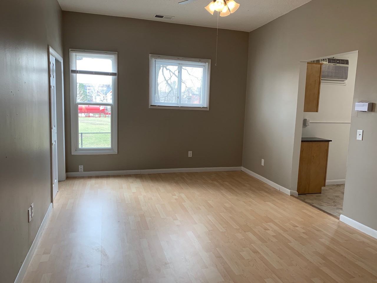 2428 4th Ave - Photo 4 of 16