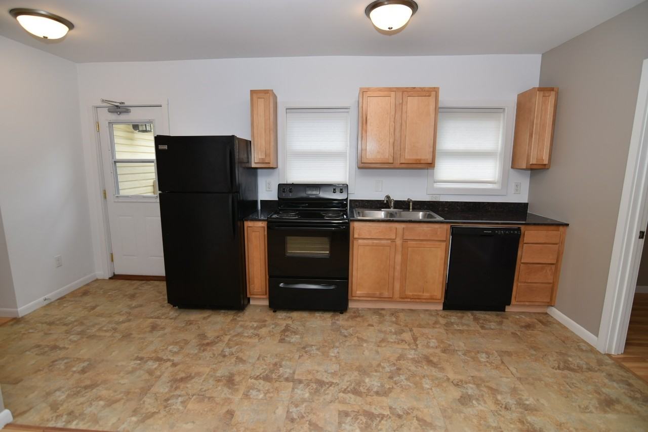 2625 3rd Ave - Photo 4 of 16