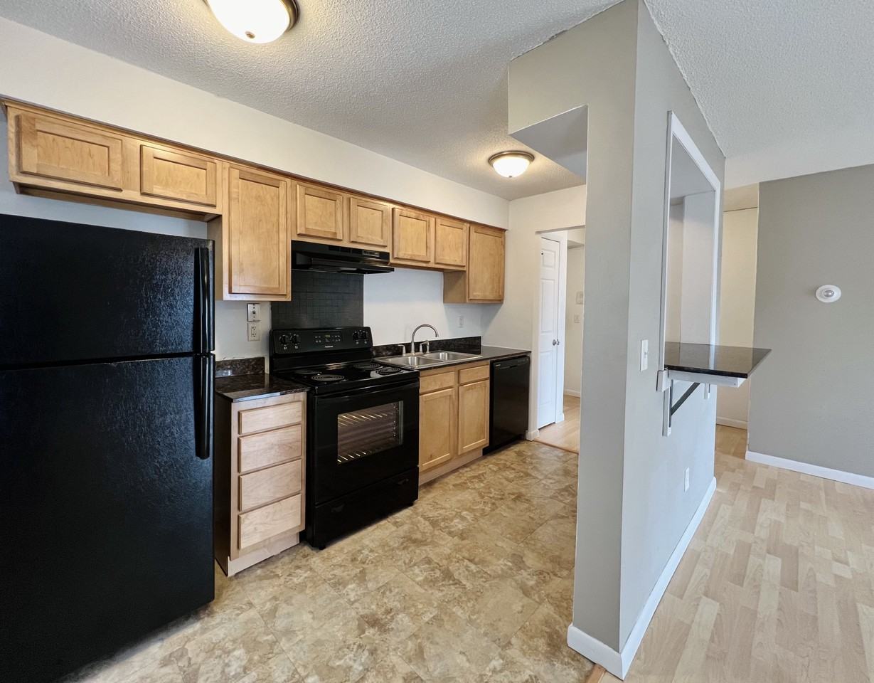 2740 Pleasant - Photo 5 of 15