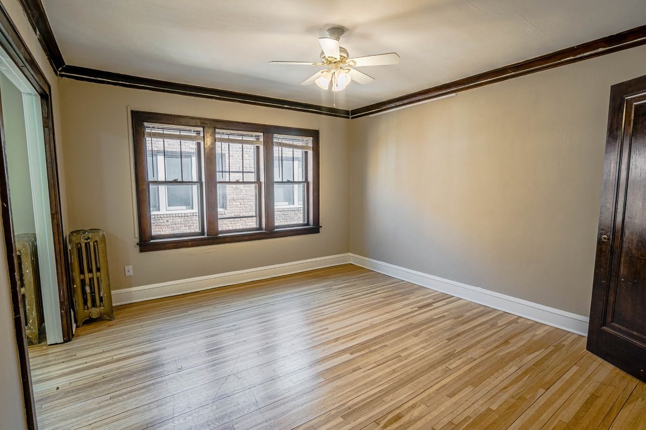 935 Goodrich Ave - Photo 2 of 19