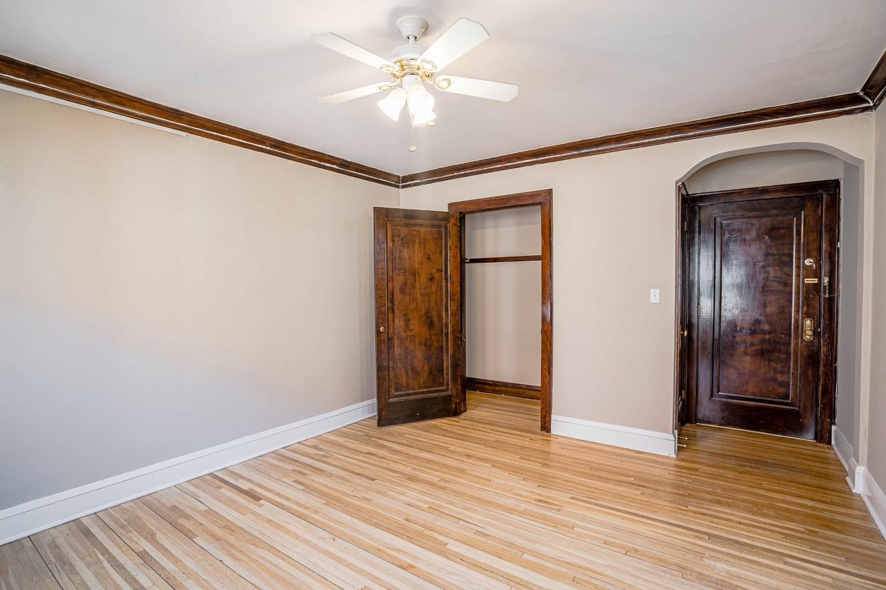 935 Goodrich Ave - Photo 3 of 19