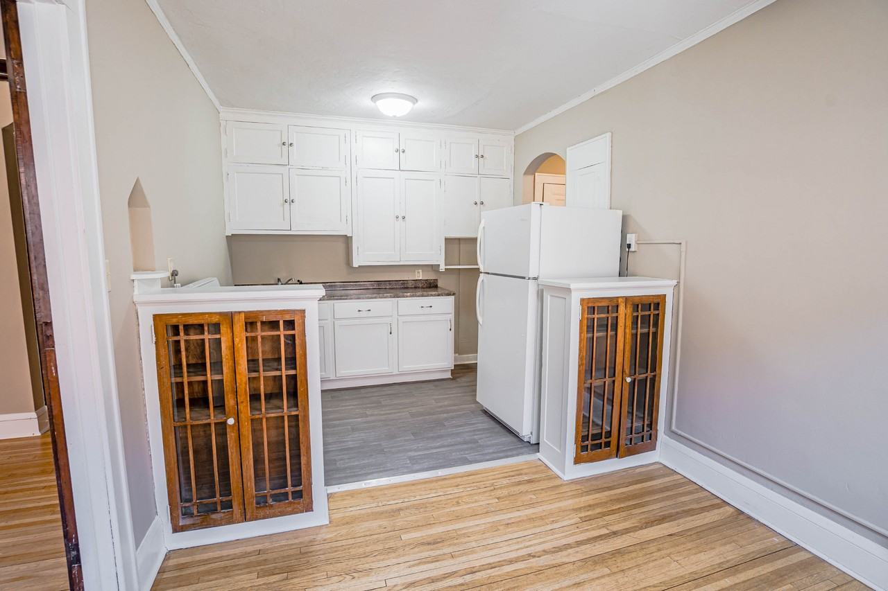 935 Goodrich Ave - Photo 7 of 19