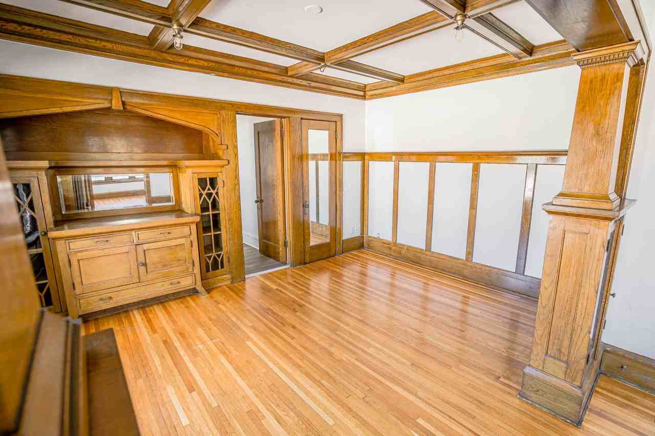 990 Grand Ave - Photo 6 of 28