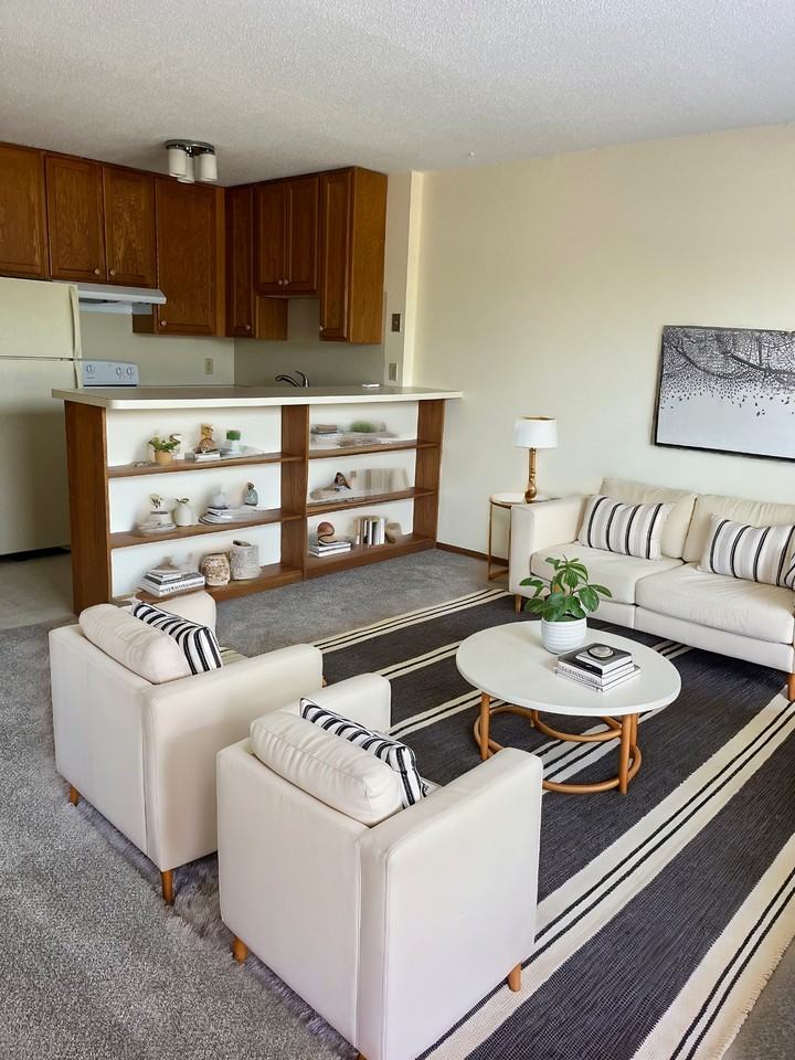 Pleasant View - Photo 3 of 17