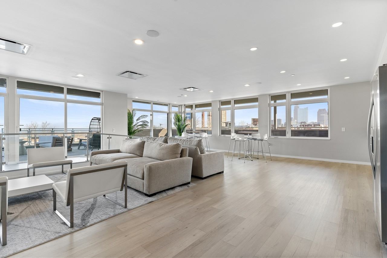 32 West - Photo 3 of 50