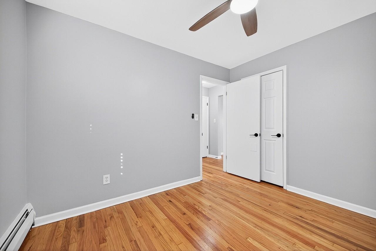 Oakley Square - Photo 5 of 19